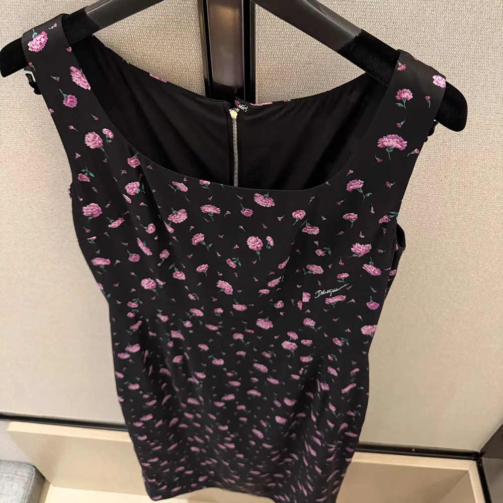 Dolce Gabbana D&G Women Carnations-Print Sheath Dress