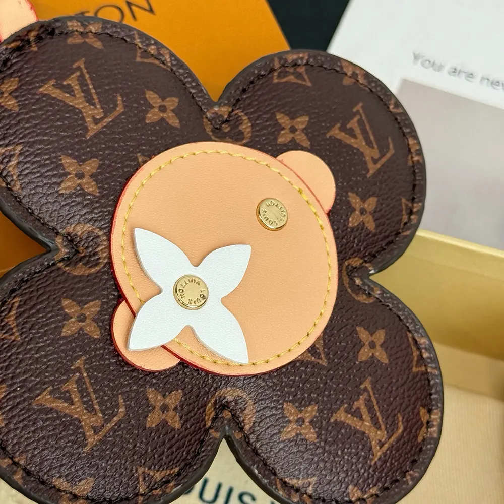 Louis Vuitton LV Unisex Vivienne Bag Charm M03818