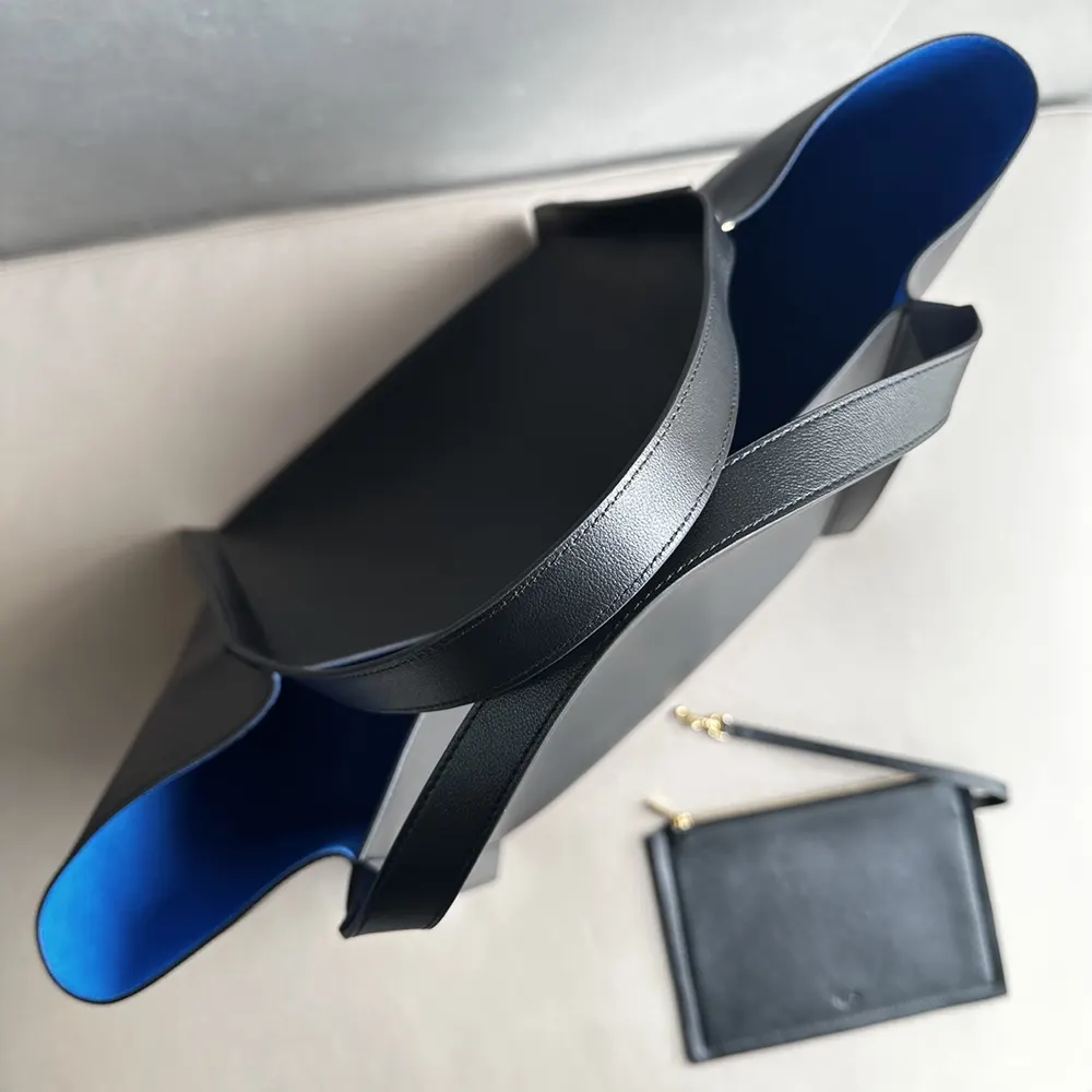 Celine Women Medium Cube Bag In Supple Calfskin-Black