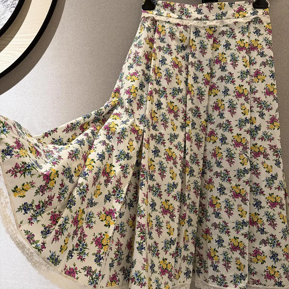 Dolce Gabbana D&G Women Small Floral-Print Poplin Skirt