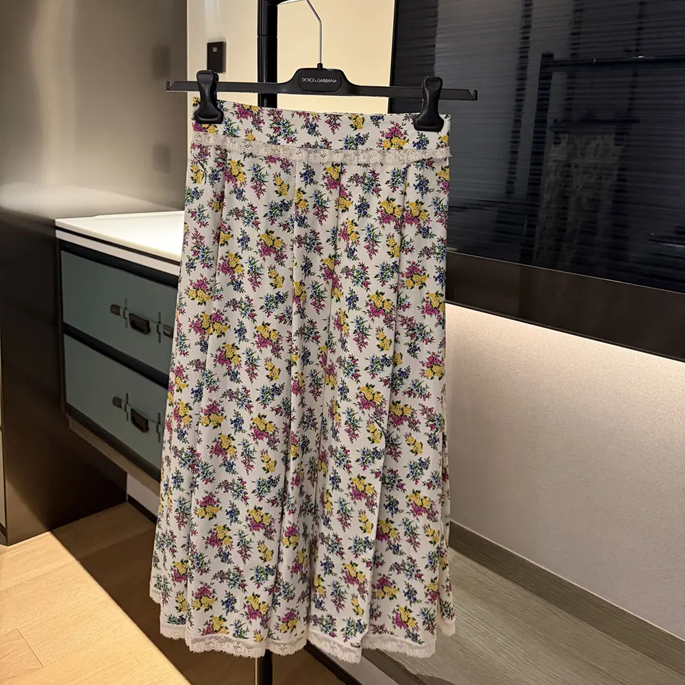 Dolce Gabbana D&G Women Small Floral-Print Poplin Skirt