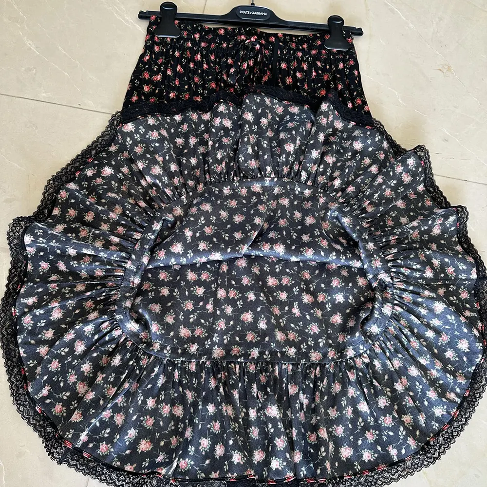 Dolce Gabbana D&G Women Small Rose-Print Skirt With Flounce