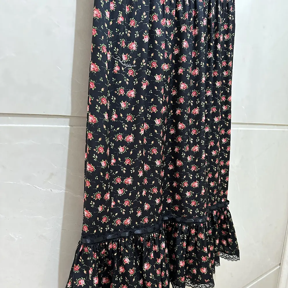 Dolce Gabbana D&G Women Small Rose-Print Skirt With Flounce