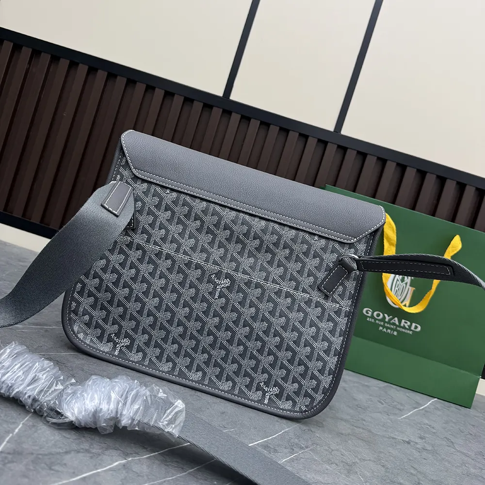 Goyard Unisex Coursier Messenger Bag-Grey COURSIMMLTY51CL51P