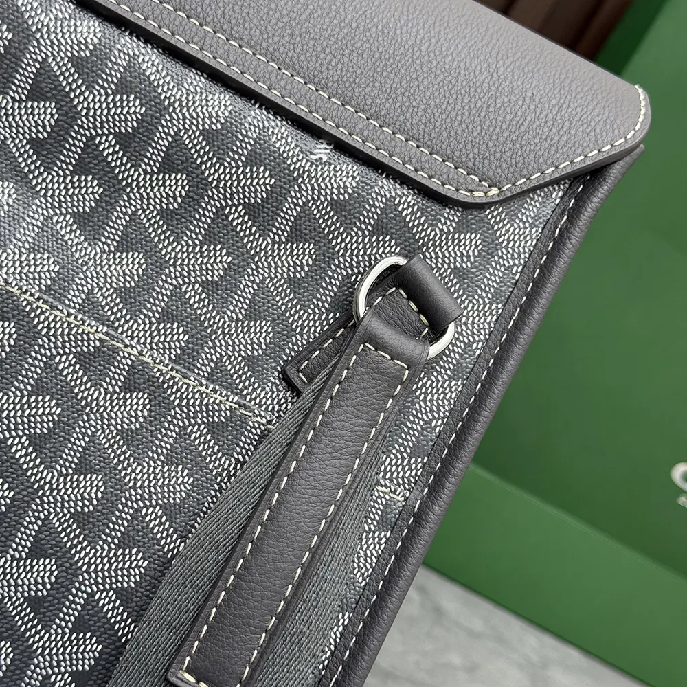 Goyard Unisex Coursier Messenger Bag-Grey COURSIMMLTY51CL51P