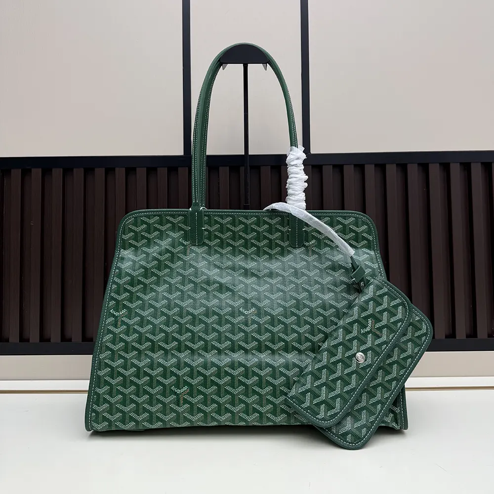 Goyard Unisex Hardy Pm Bag-Green HARDY2PMLTY09CG09P