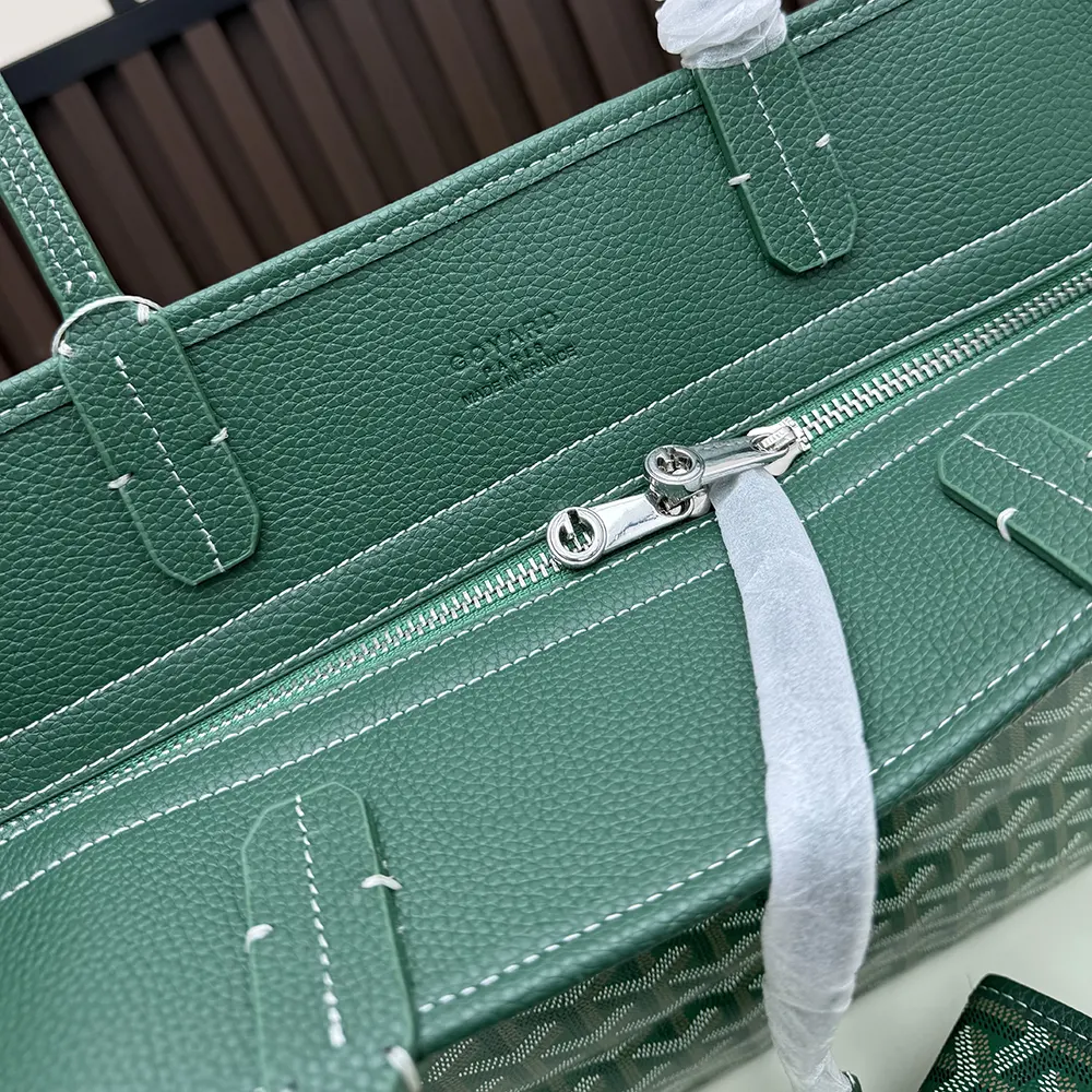 Goyard Unisex Hardy Pm Bag-Green HARDY2PMLTY09CG09P