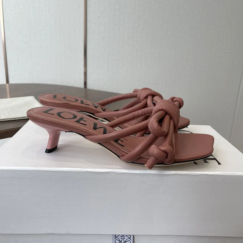 Loewe Women Flamenco Knot Sandal in Lambskin-Pink LLSP465X10