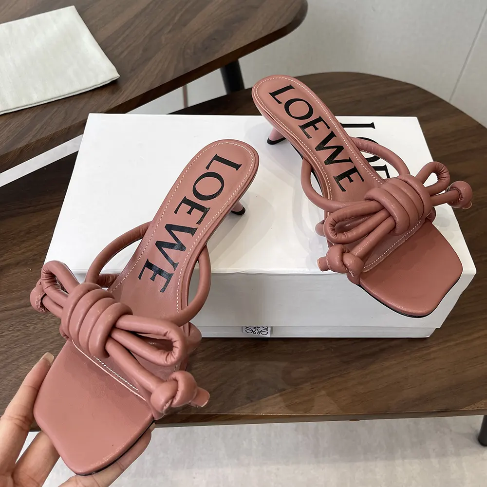 Loewe Women Flamenco Knot Sandal in Lambskin-Pink LLSP465X10