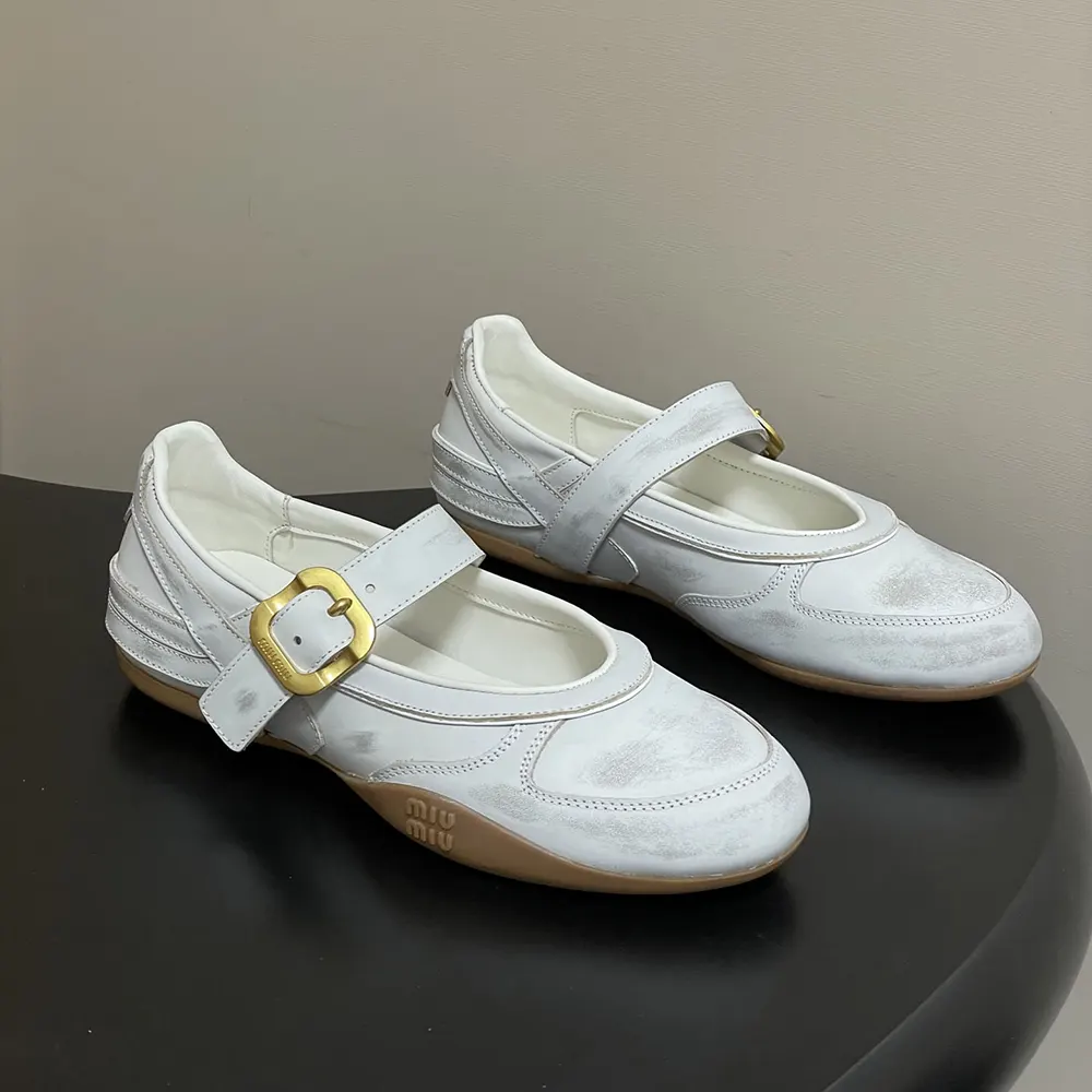 Miu Miu Women Gymnasium Leather Ballerinas With Strap and Buckle 5F686E