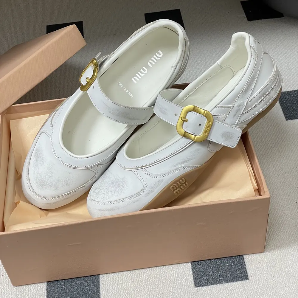 Miu Miu Women Gymnasium Leather Ballerinas With Strap and Buckle 5F686E