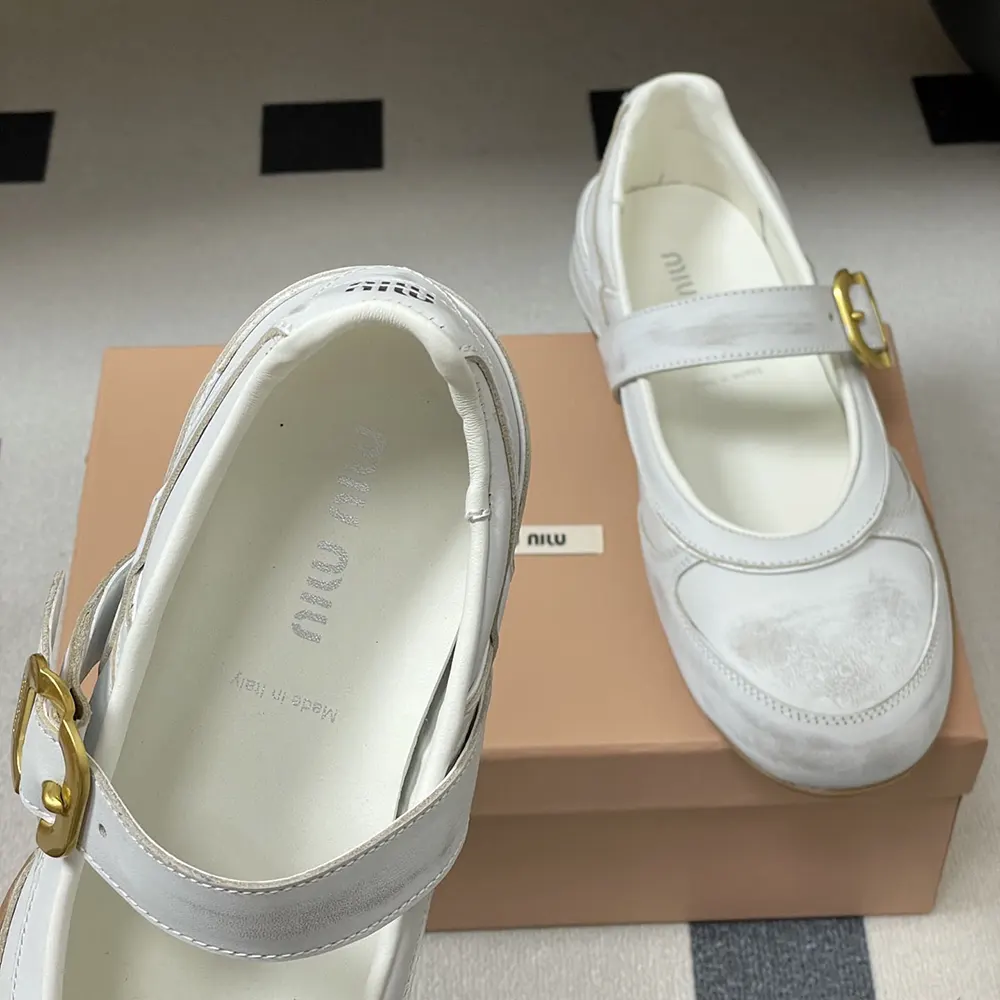 Miu Miu Women Gymnasium Leather Ballerinas With Strap and Buckle 5F686E