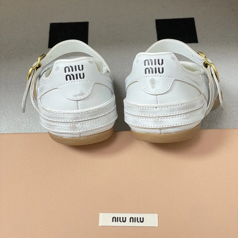 Miu Miu Women Gymnasium Leather Ballerinas With Strap and Buckle 5F686E
