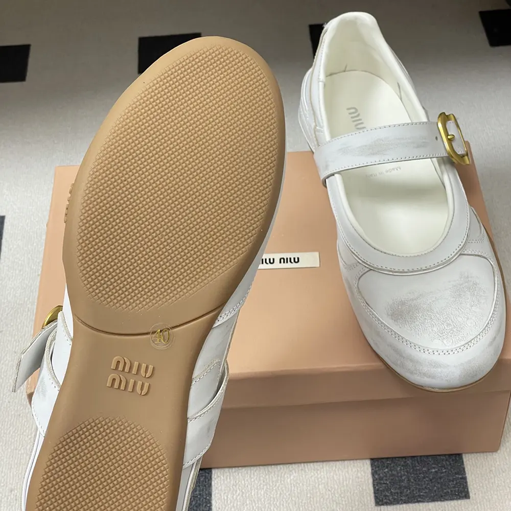 Miu Miu Women Gymnasium Leather Ballerinas With Strap and Buckle 5F686E