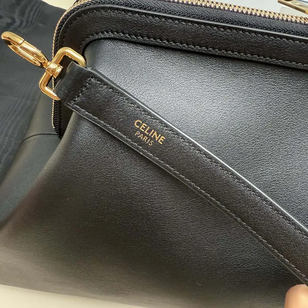 Celine Women Doctor’S Pouch In Supple Natural Calfskin-Black L104J3G40