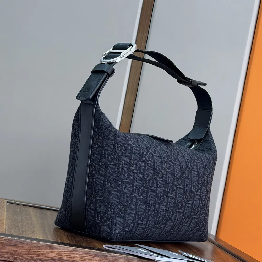 Dior Men Jett Pouch Black Dior Oblique Jacquard 2DBCA612YUS