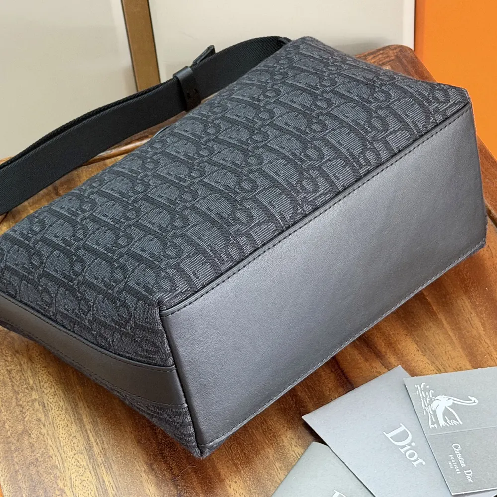 Dior Men Jett Pouch Black Dior Oblique Jacquard 2DBCA612YUS