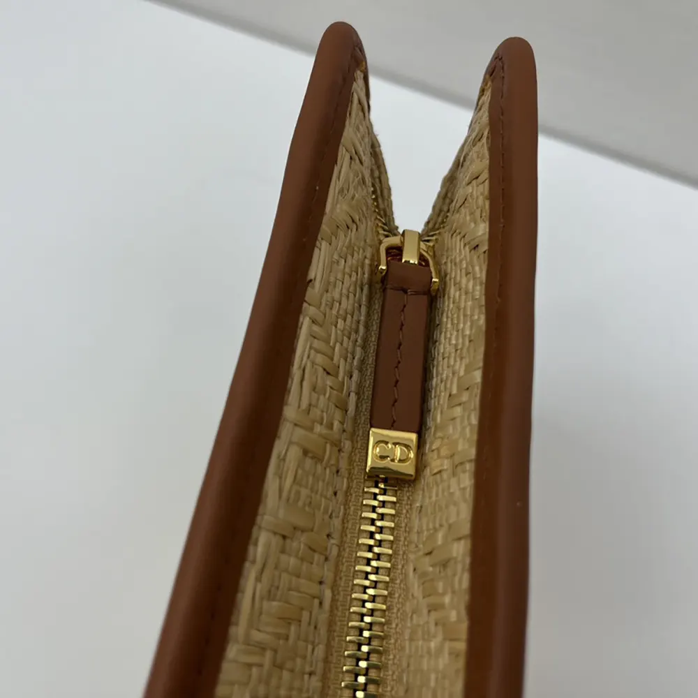 Dior Women 30 Montaigne Dea Pouch Natural Cannage Raffia S2107UMRN