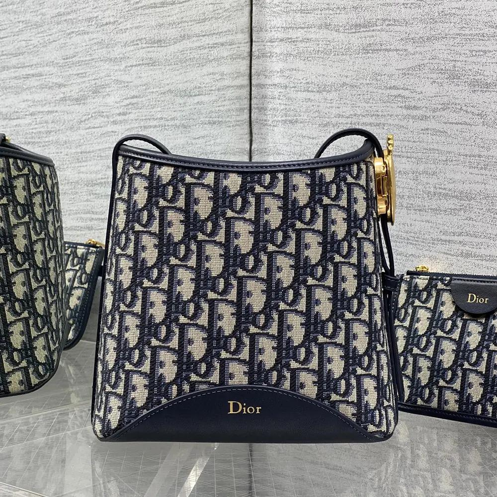 Dior Women Small Dior Médaillon Bucket Bag Blue Dior Oblique Jacquard M1531QTZQ