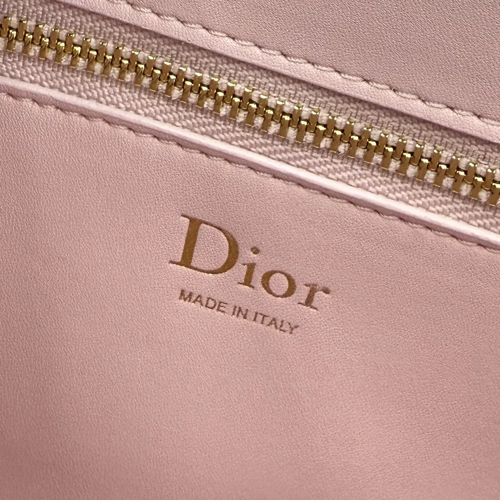 Dior Women Small Dior Médaillon Flap Bag Rose Tendre Grained Calfskin M3919QDWP