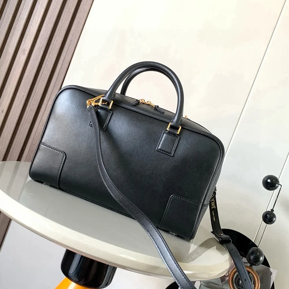 Loewe Unisex Amazona 28 Bag in Nappa Calfskin-Black A039N08X15