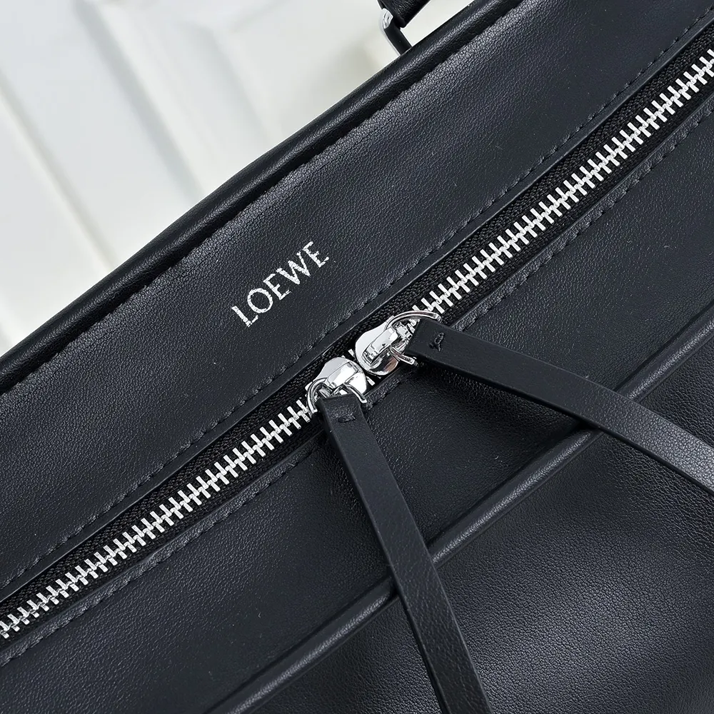 Loewe Women Large Amazona 180 Bag in Soft Calfskin-Black A039ASRX02