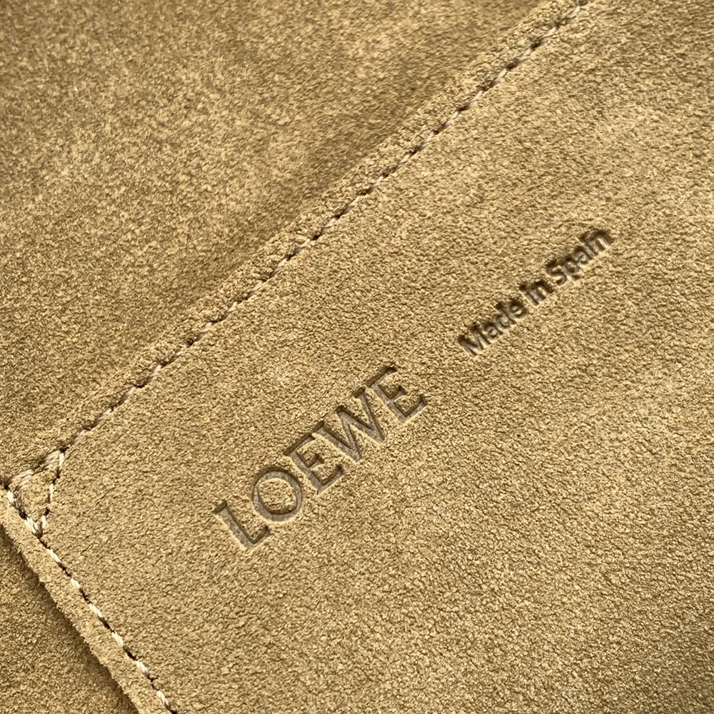 Loewe Women Medium Amazona 180 Bag in Soft Calfskin A03918MX01 - Image 30