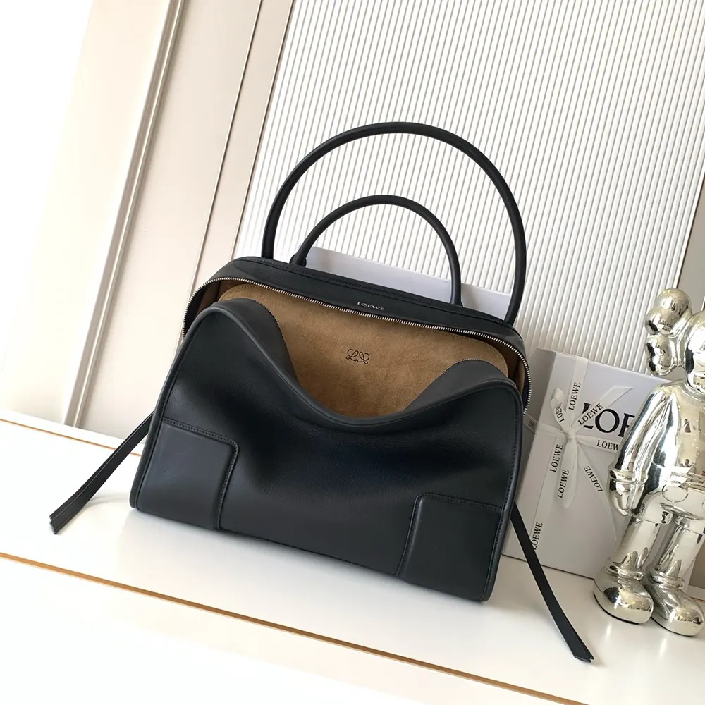 Loewe Women Medium Amazona 180 Bag in Soft Calfskin A03918MX01 - Image 3