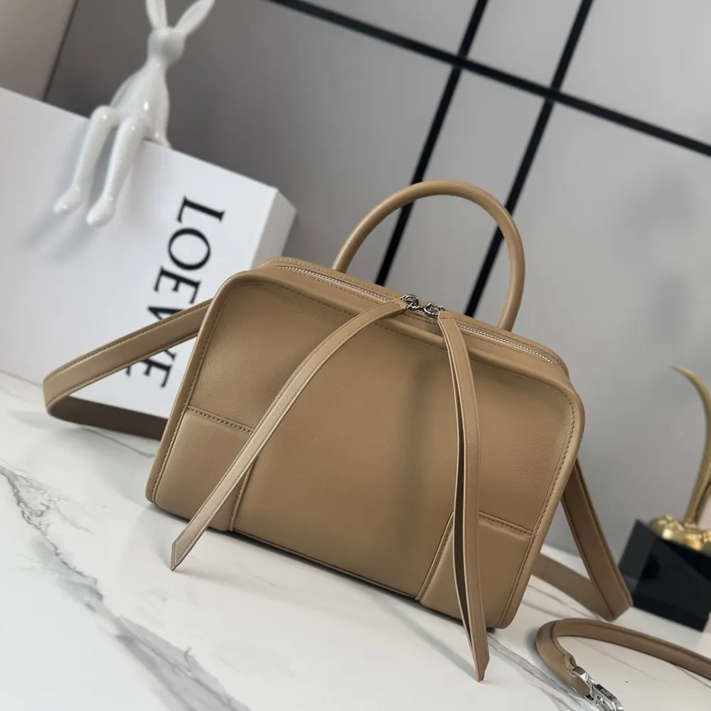 Loewe Women Medium Amazona 180 Bag in Soft Calfskin A03918MX01 - Image 11