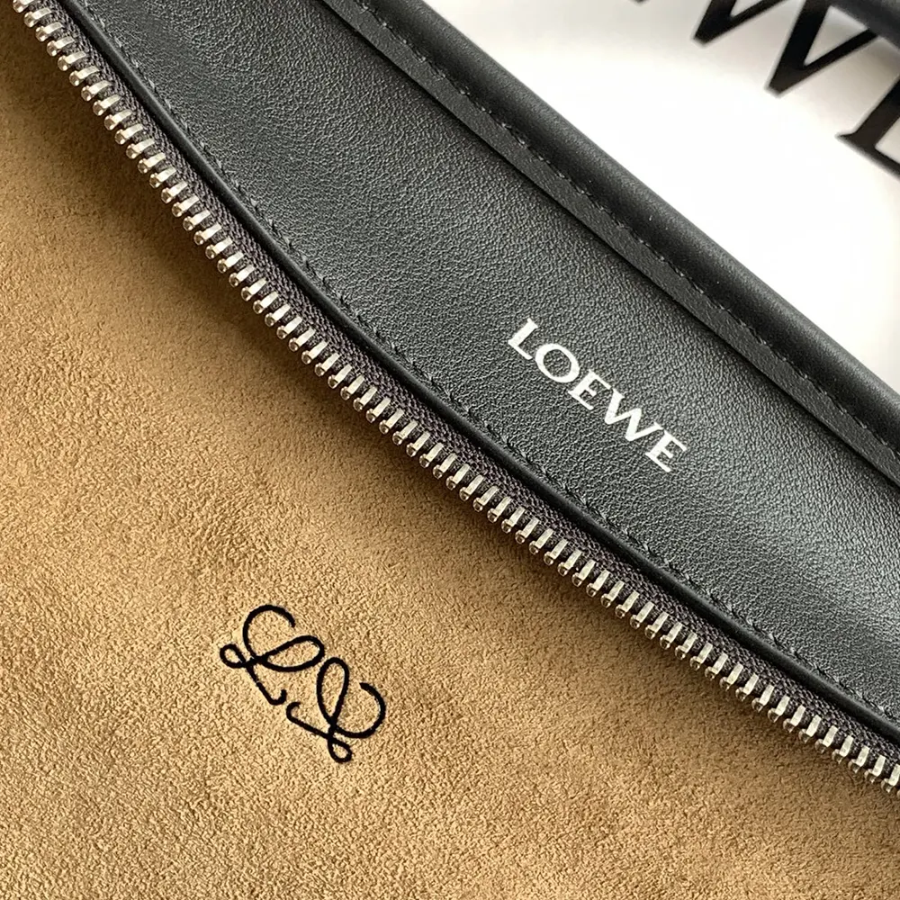 Loewe Women Medium Amazona 180 Bag in Soft Calfskin A03918MX01 - Image 10