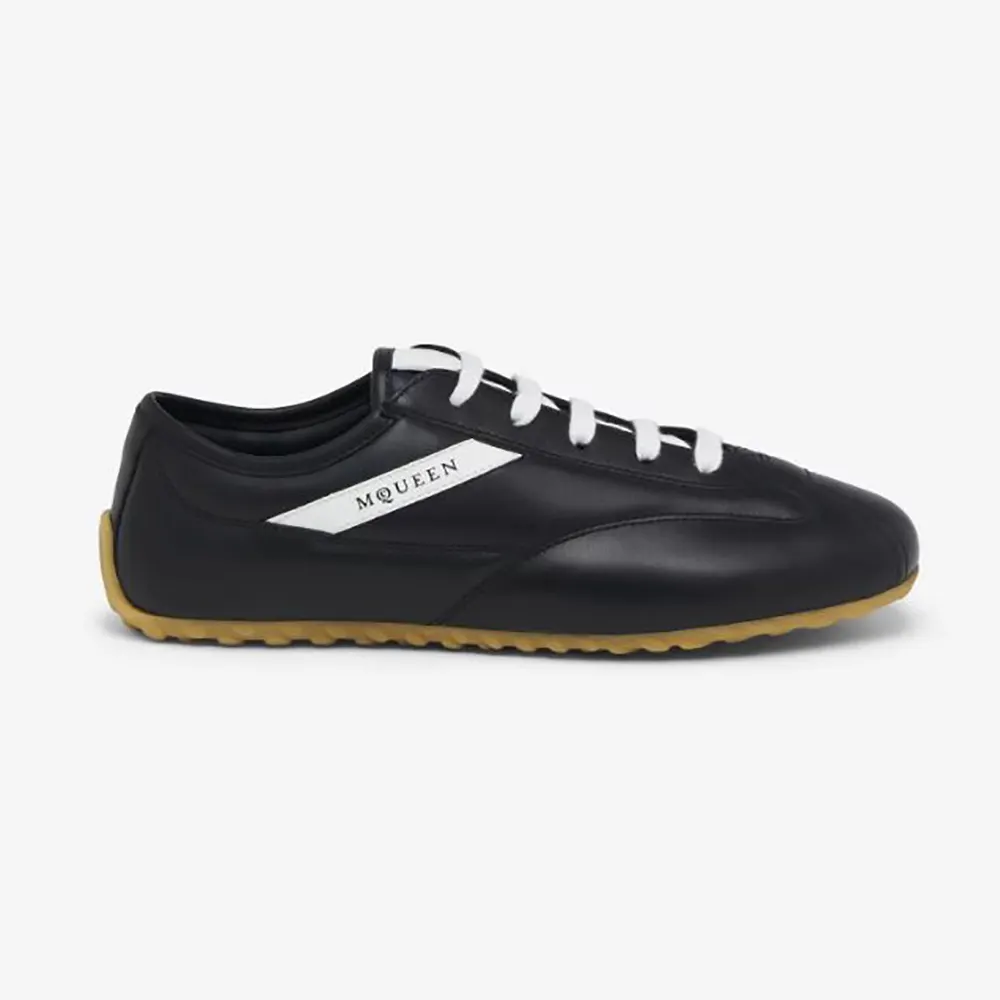 Alexander Mcqueen Unisex Boxe Sneaker in Black 866897WI