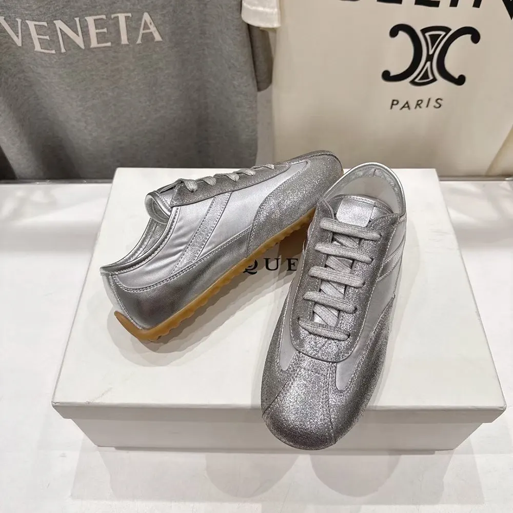 Alexander Mcqueen Unisex Boxe Sneaker in Silver 868496WI