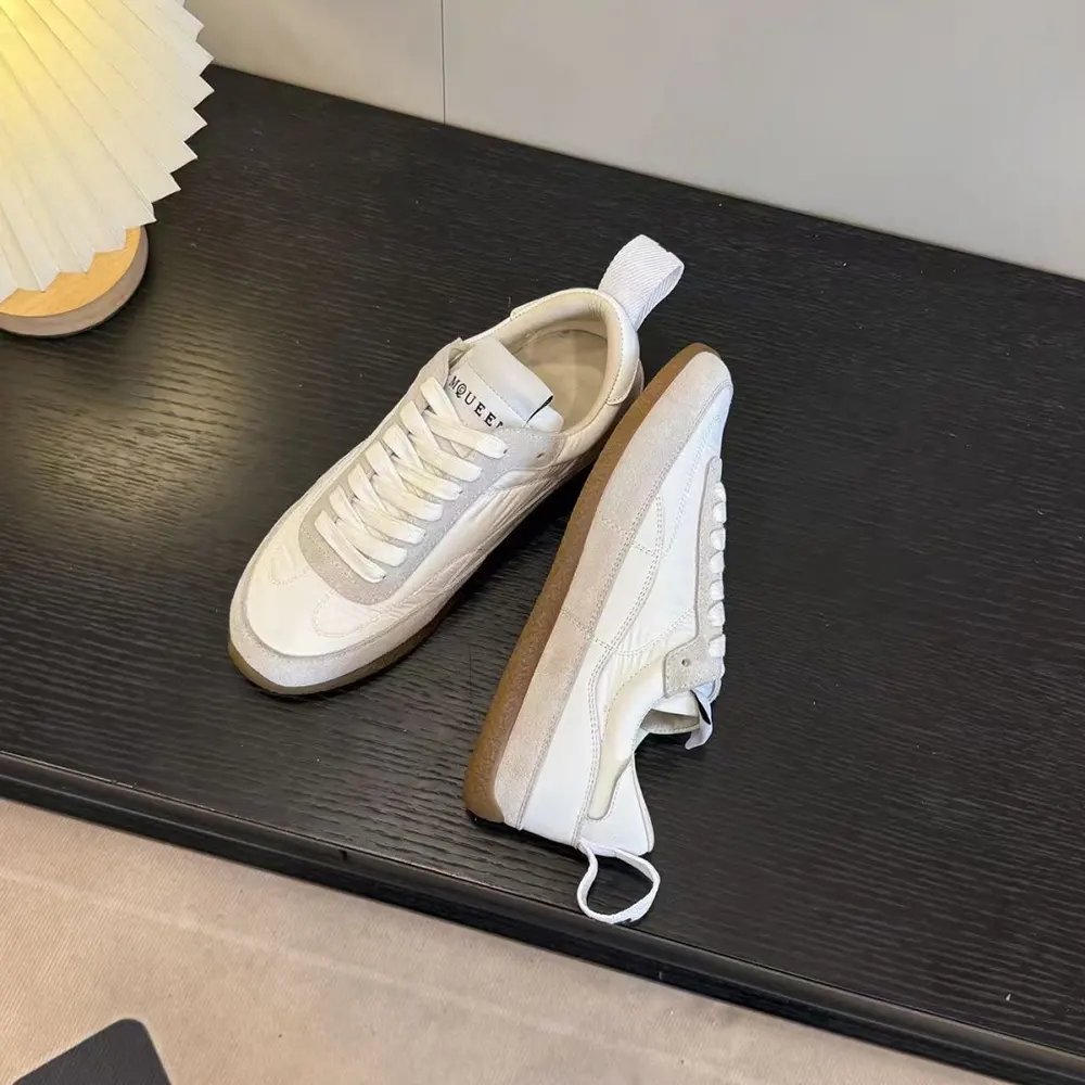 Alexander Mcqueen Unisex EC1 Sneaker in White 854015WIAJN9013