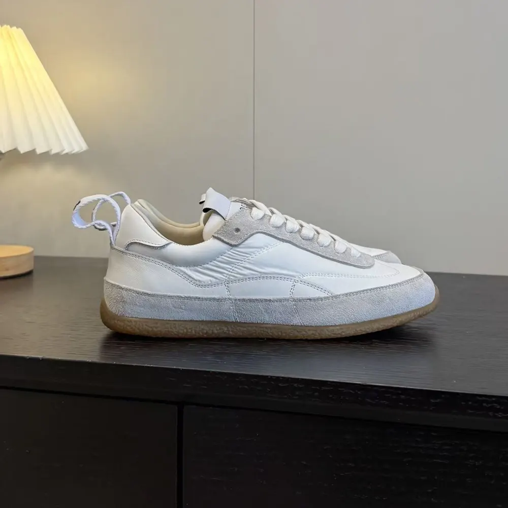 Alexander Mcqueen Unisex EC1 Sneaker in White 854015WIAJN9013