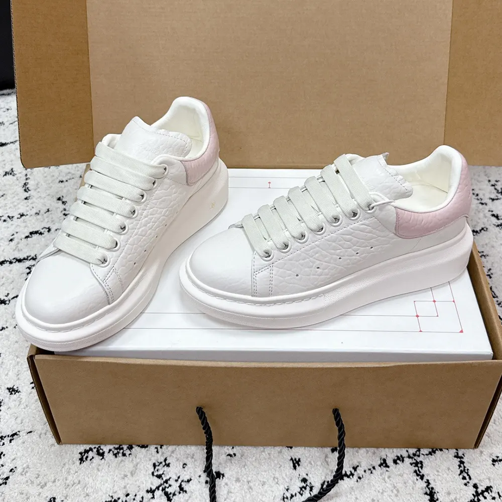 Alexander Mcqueen Unisex Oversized Sneaker in Off White/Pink 808173WH