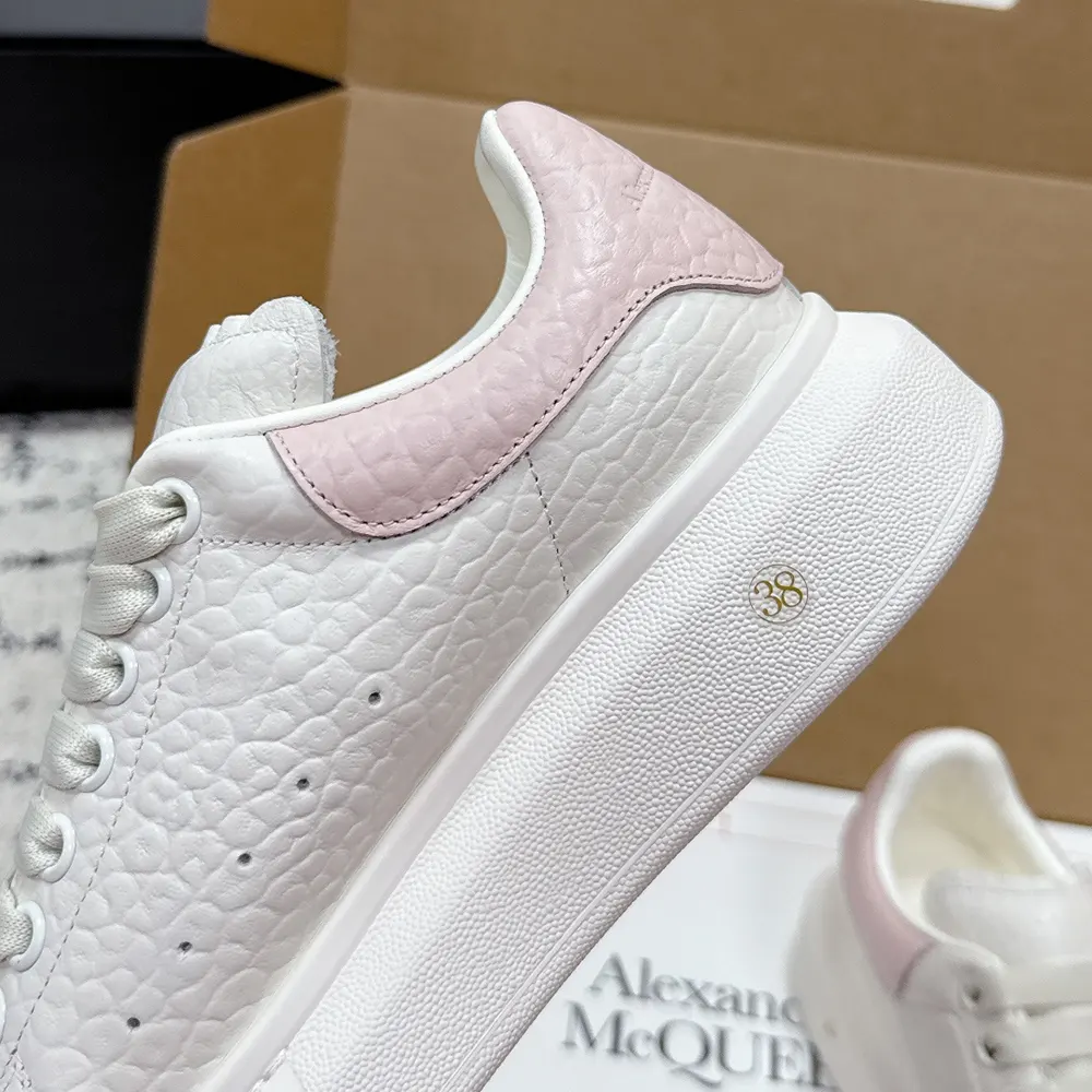 Alexander Mcqueen Unisex Oversized Sneaker in Off White/Pink 808173WH