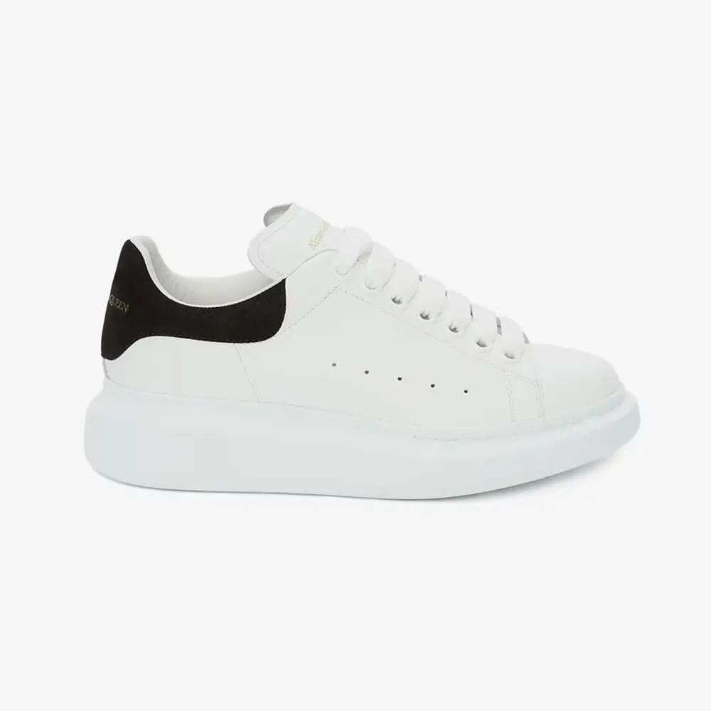 Alexander Mcqueen Unisex Oversized Sneaker in White/Black 553770WIA
