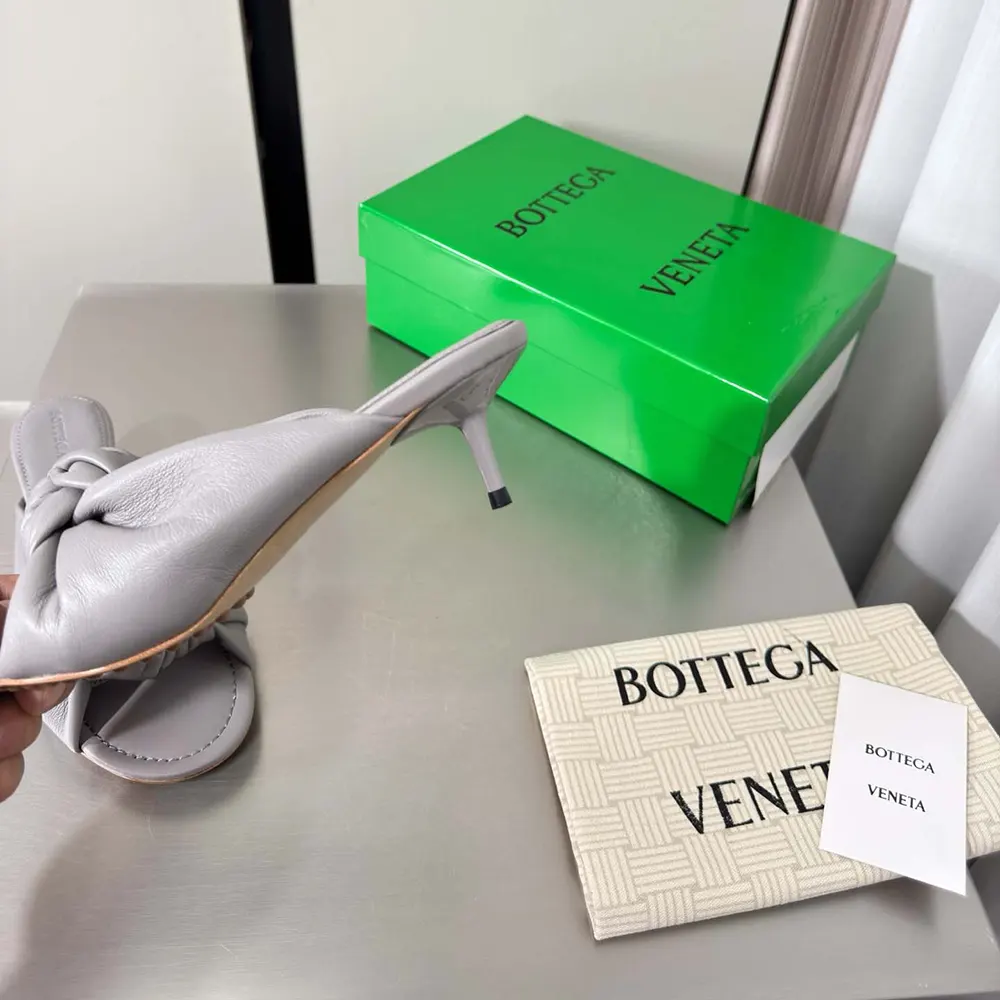 Bottega Veneta Women Cherry Mule in Supple Nappa Leather-Basalt 868225VB