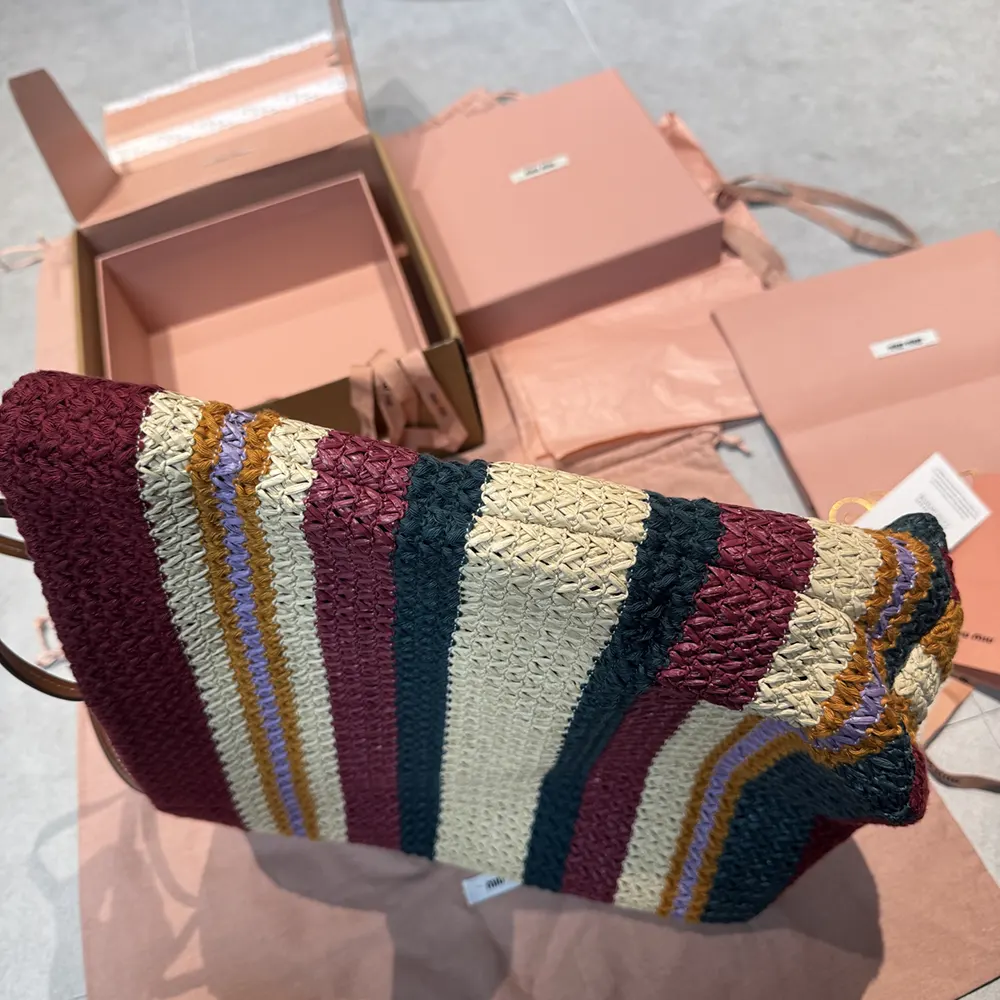 Miu Miu Women Raffia-effect Woven Tote Bag-Bordeaux 5BG228