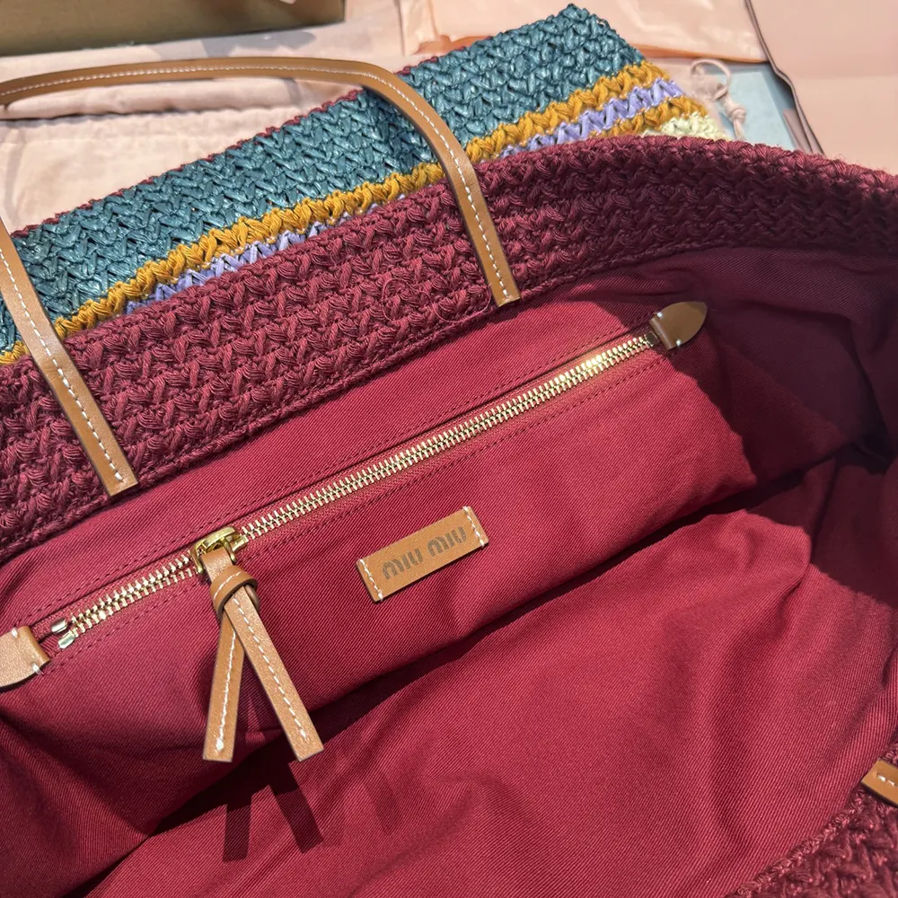 Miu Miu Women Raffia-effect Woven Tote Bag-Bordeaux 5BG228