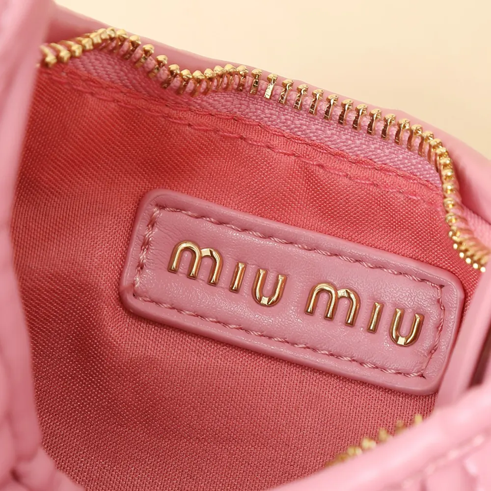 Miu Miu Women Wander Matelassé Nappa Leather Hobo Bag-Pink 5BC125