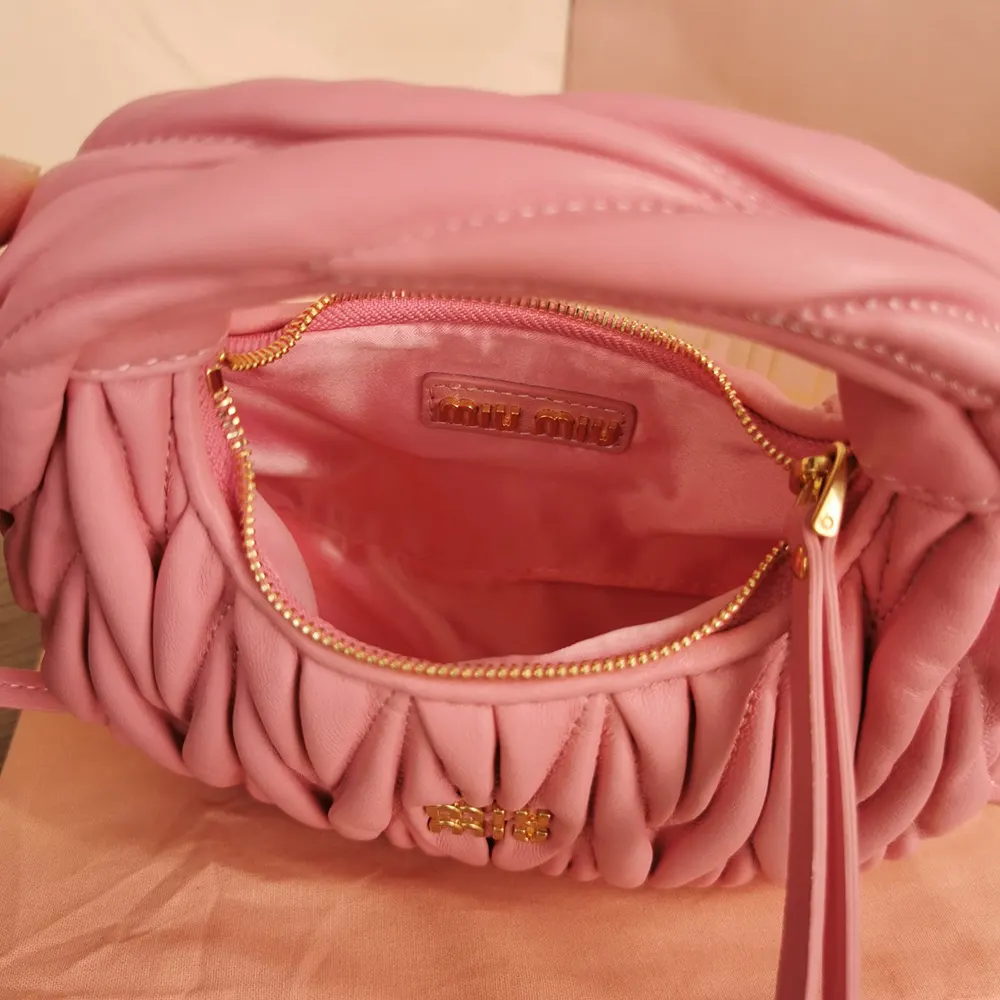 Miu Miu Women Wander Matelassé Nappa Leather Hobo Mini-Bag-Pink 5BP078